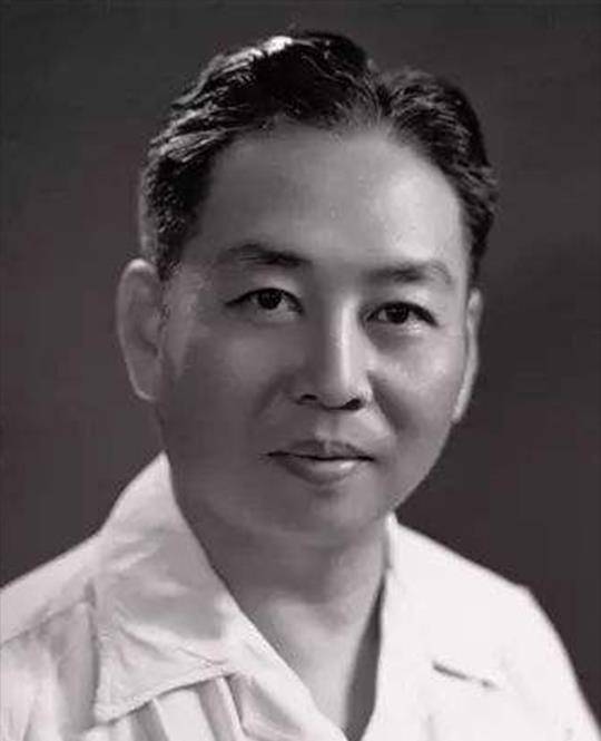 吴祖光把相机卖了办二婚,前妻吕恩晚年提及:我送了
