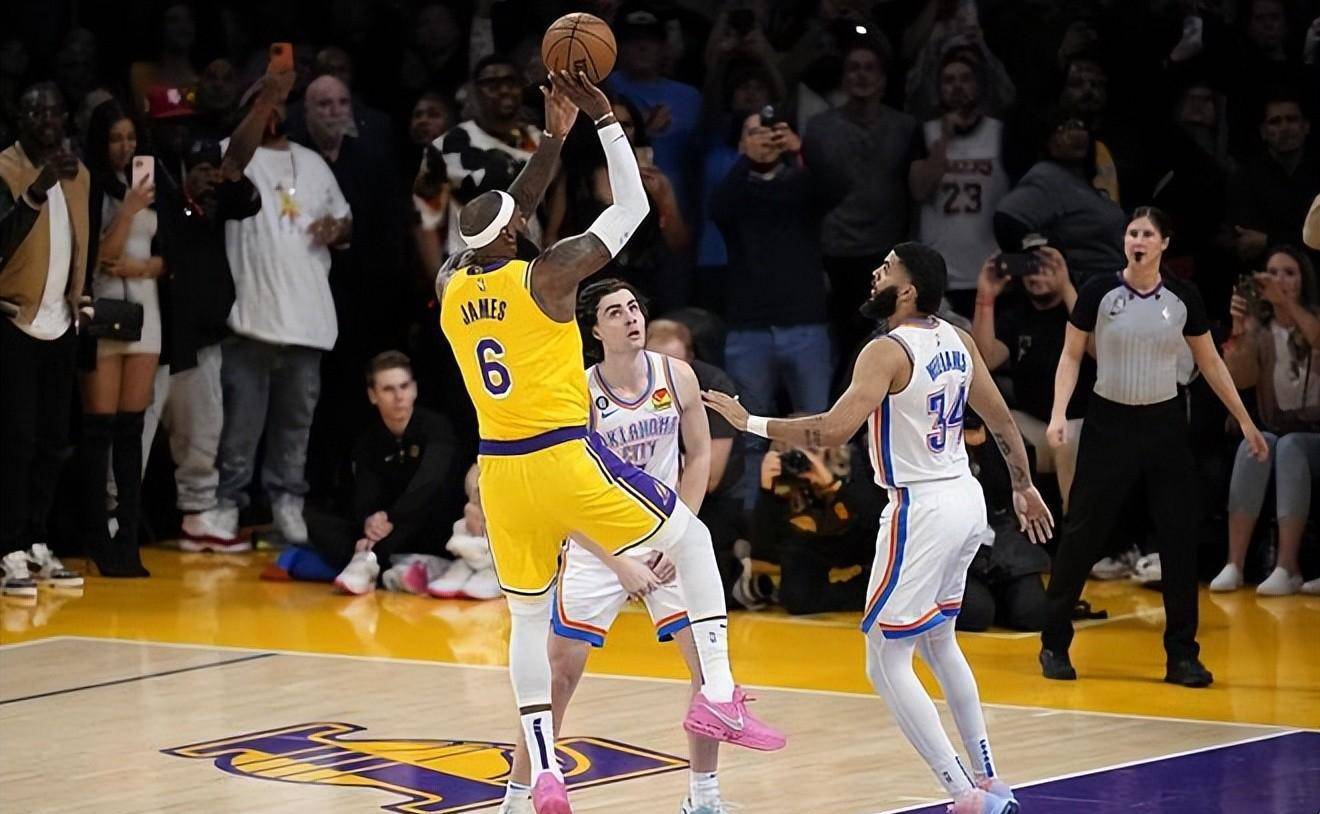 本赛季nba十大名场面回顾,格林拳击队友,巴特勒惊天绝杀_掘金_詹姆斯