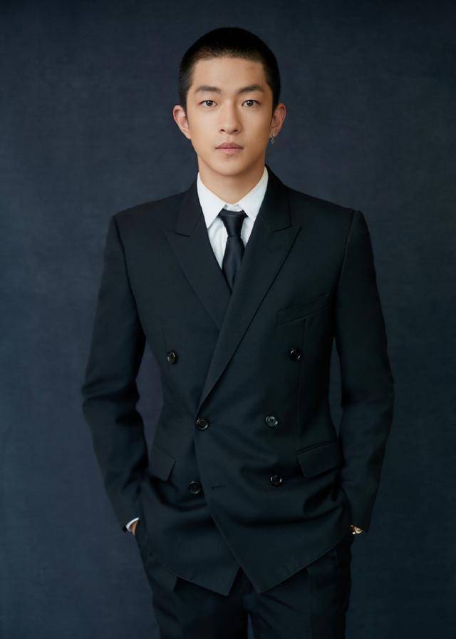 娱乐点评:肖战,杨幂,李现,屈楚萧,金晨,李易峰_二八定律_爱的_男生