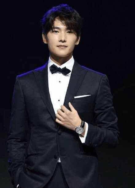 杨洋如今不但越来越"油腻",而且还发福使得颜值大降!_照片_感觉_形象