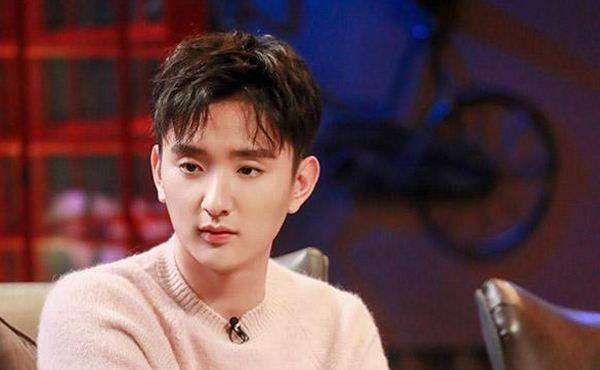 于小彤是新版《红楼梦》中贾宝玉的扮演者,而陈小纭出演过《如懿传》