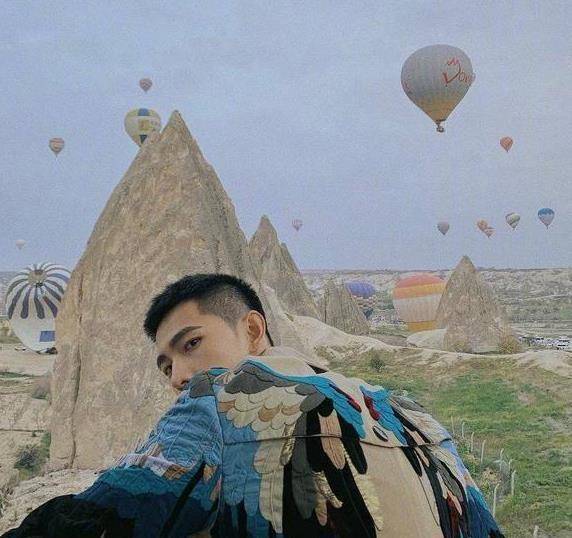 搭刺绣风衣气场强,寸头果然是检验帅哥的标准_短发_造型