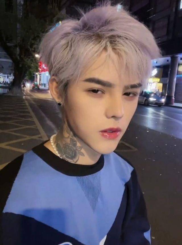 殷世航真实身高到底多少?看到旁边的女生,瞬间明白了_cm_网友_拍照片