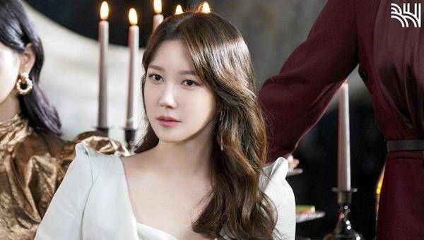 隐婚14年的李智雅,爱情受到伤害后,自带资金豪迈复出_徐太志_战争