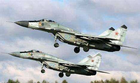 1972年,苏霍伊拿出苏-27,米高扬展示出米格-29,雅克夫列夫则祭出雅克