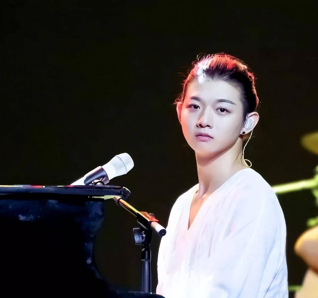 霍尊前女友涉嫌敲诈勒索被起诉,是闺蜜背后怂恿还是自己太过贪心_陈露