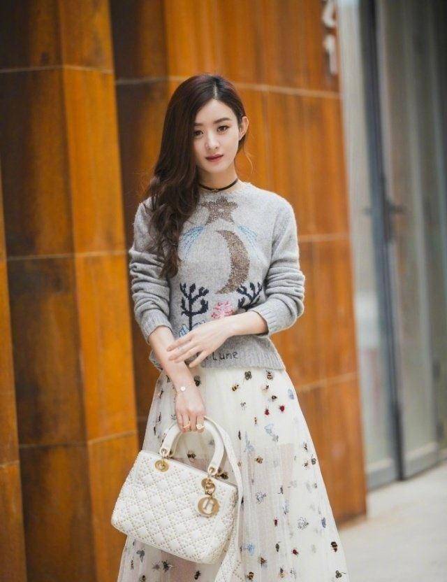 怎么才能有一个好衣品?赵丽颖教你:厚着脸皮,穿什么都很美!