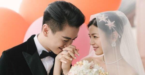 2016年,陈晓如愿娶到了姑姑,贡献了世纪最甜婚礼,不瞒各位,他俩结婚