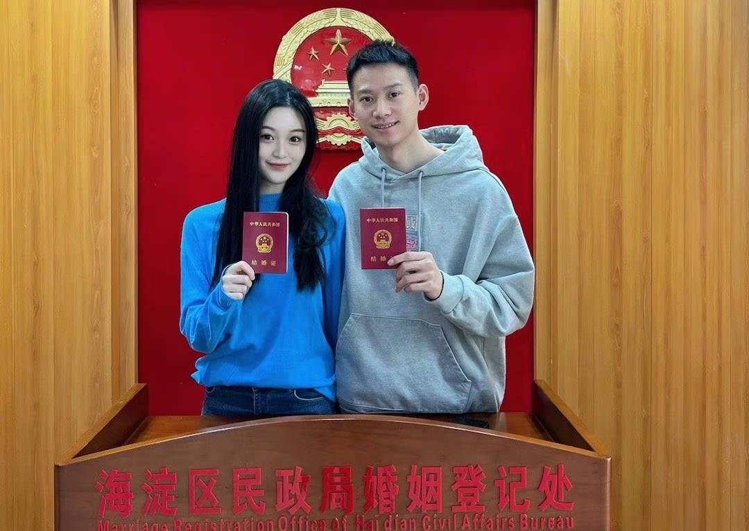 闫安老婆图片