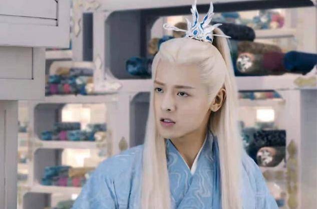 没想到腾蛇被看得很紧,还有青龙神君前来阻挡,腾蛇也就不提这件事情了