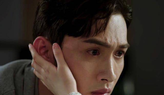 张彬彬头太大导致观众出戏,和景甜手对比明显,网友:开了特效吗_cm