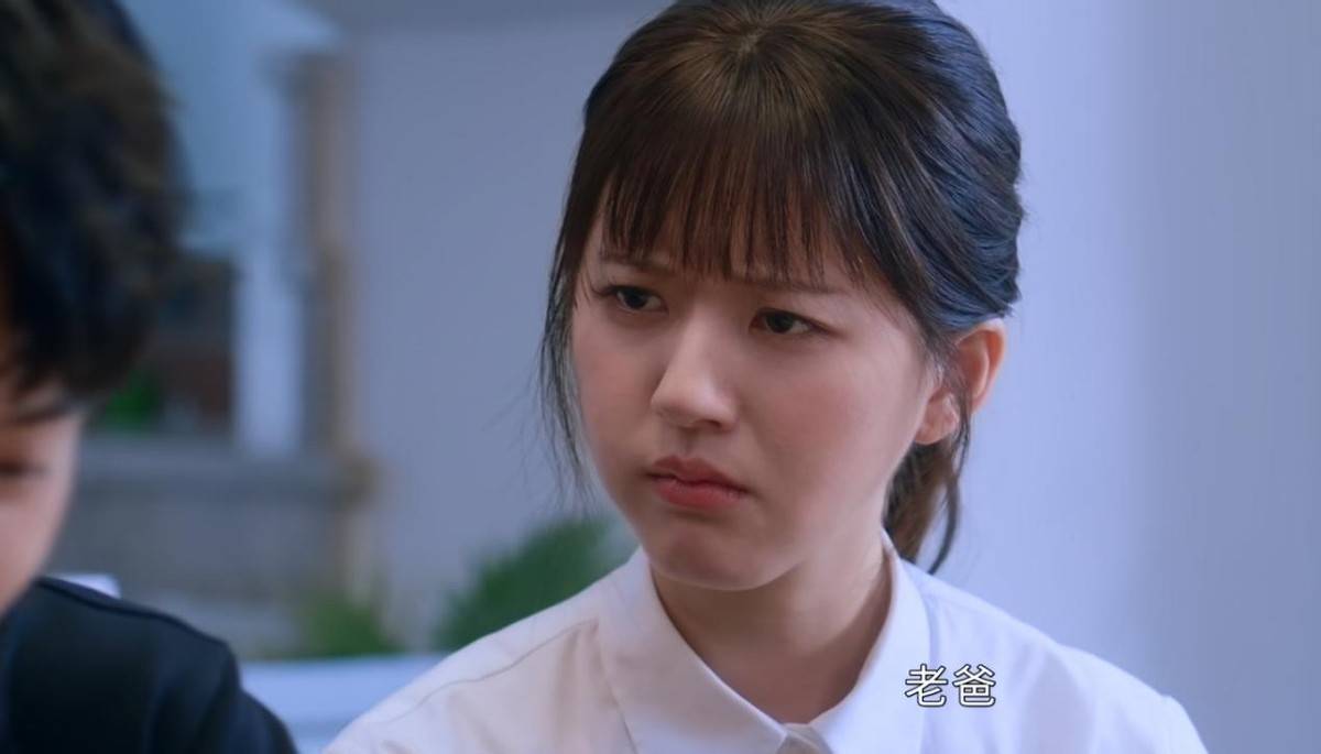 夸爸爸早点做的好吃,赵露思竖起大拇指的同时,眼珠子都快瞪出来了,嘴