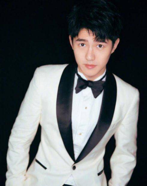 伴郎团和伴娘团成员也全部曝光,伴郎团由井柏然,刘昊然和郭麒麟担纲