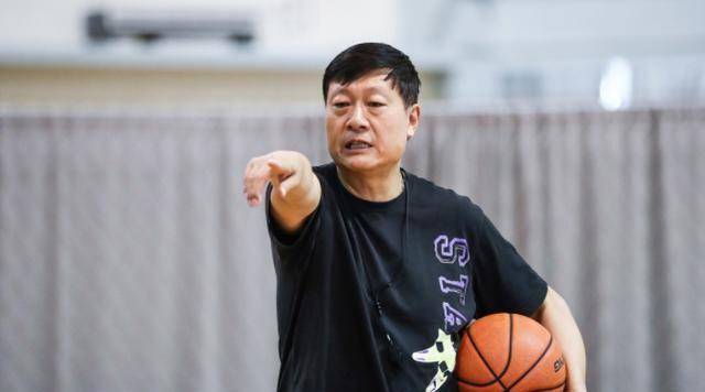cba名将重返老东家,投奔恩师,帮助球队打造未来_卢伟_上海男篮_辽宁