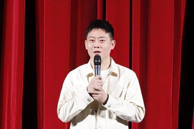 张云雷的业余生活是追星看柠檬,好在伴郎当到头了_大哥_师父_观众席