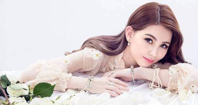周杰伦自曝怪癖,在家不爱穿衣服,网友:难怪昆凌一年生俩娃_内裤_什么