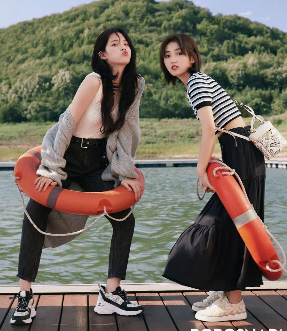 盘点那些双女主杂志封面,欧阳娜娜张子枫杀疯了,姐姐们的更绝_马思纯