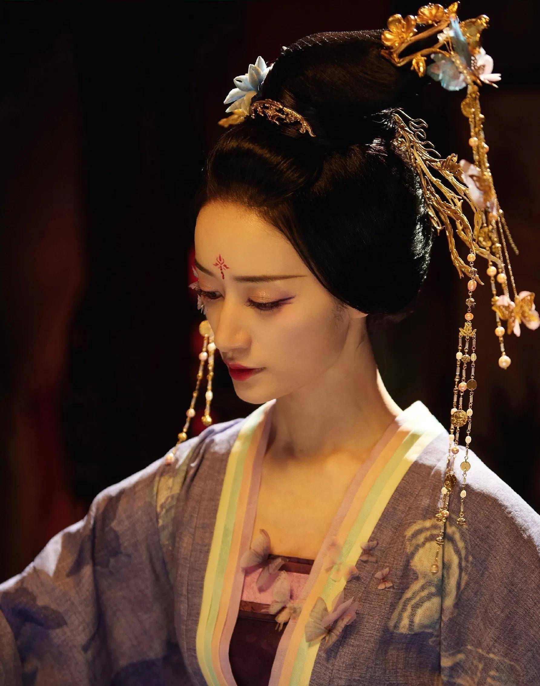 郭晓婷苍兰诀花魁造型18宫格图来袭,真是艳美绝俗!