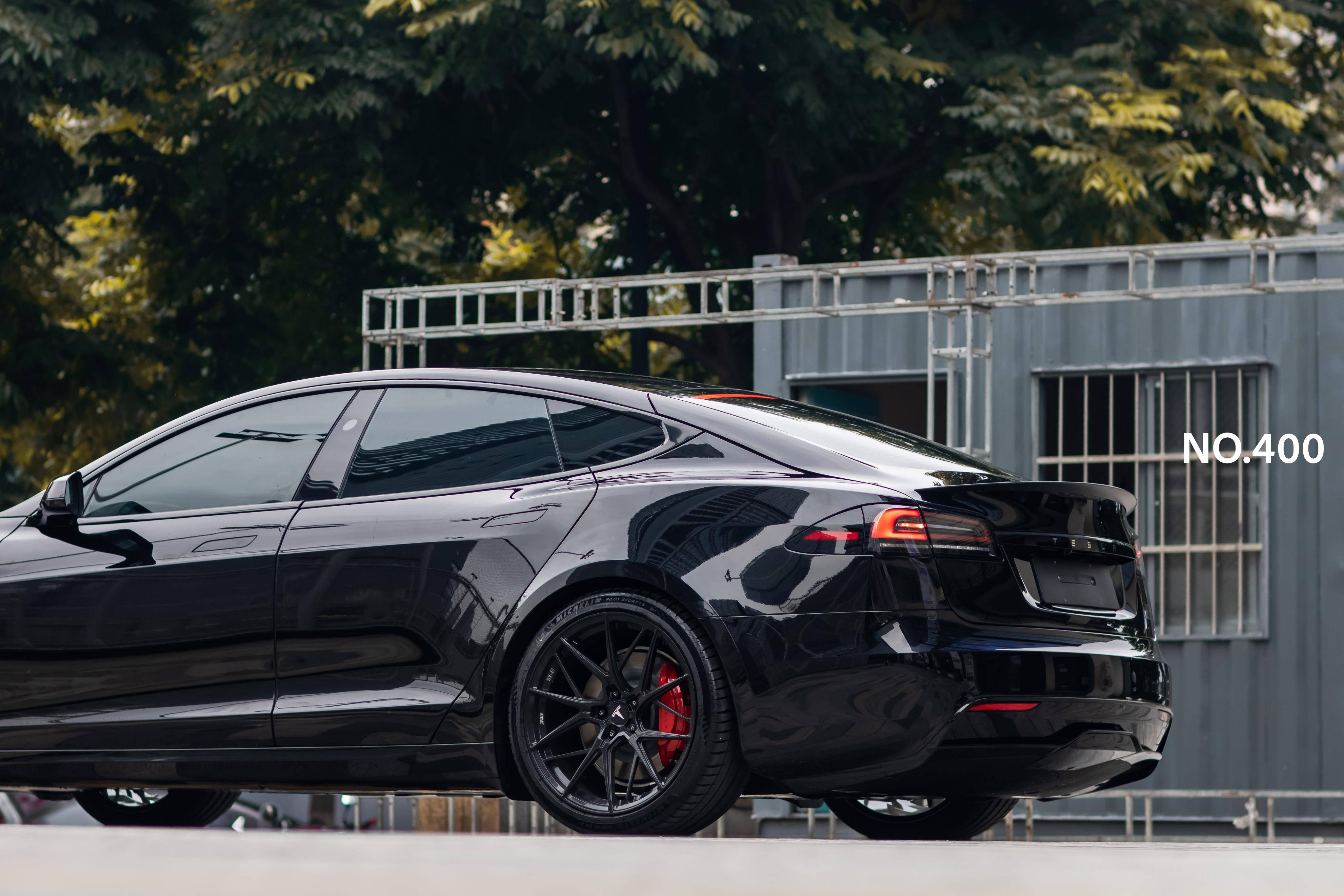 "贴地飞行"model s plaid升级stopflex 陶瓷制动系统_搜狐汽车_搜狐网