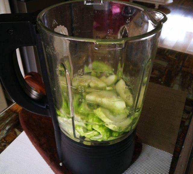 黄瓜苦瓜汁,解暑又养生,适合夏天_建议_食材_烟火