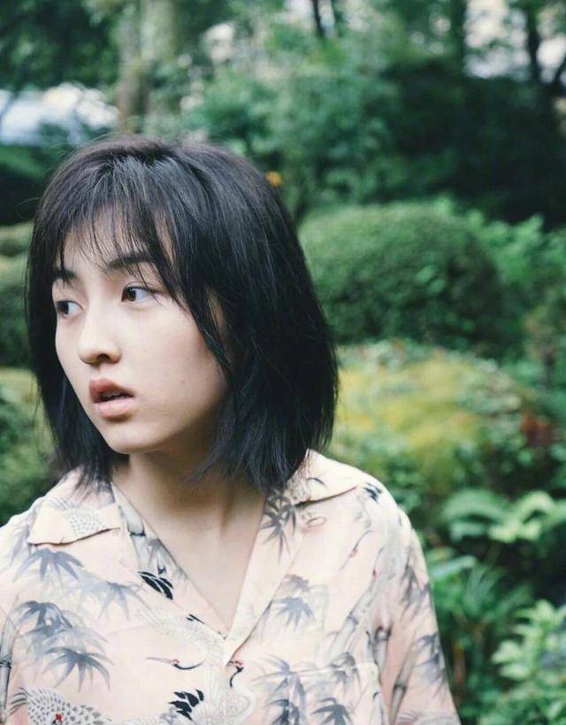 张子枫天才鬼马少女有了自己的花花世界_生活_记忆_角色