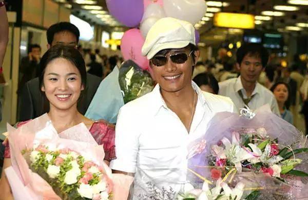 宋承宪和元斌传出绯闻,当然了,虽然宋慧乔与这两大男神都互动暧昧引人