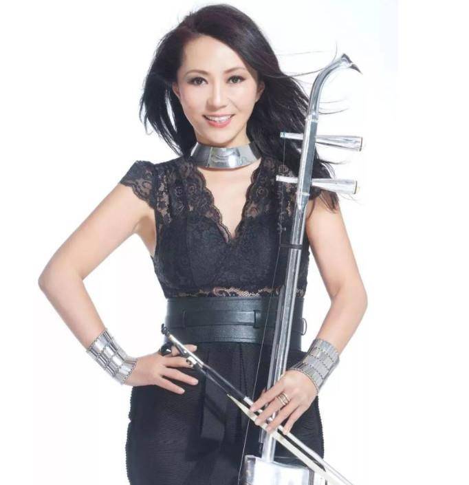 但她的成名作却成为了几代人的童年记忆,她就是歌手程琳