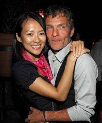 2008年,艾维·尼沃 送上鸽子蛋与章子怡订婚,并被报道将于一年之后