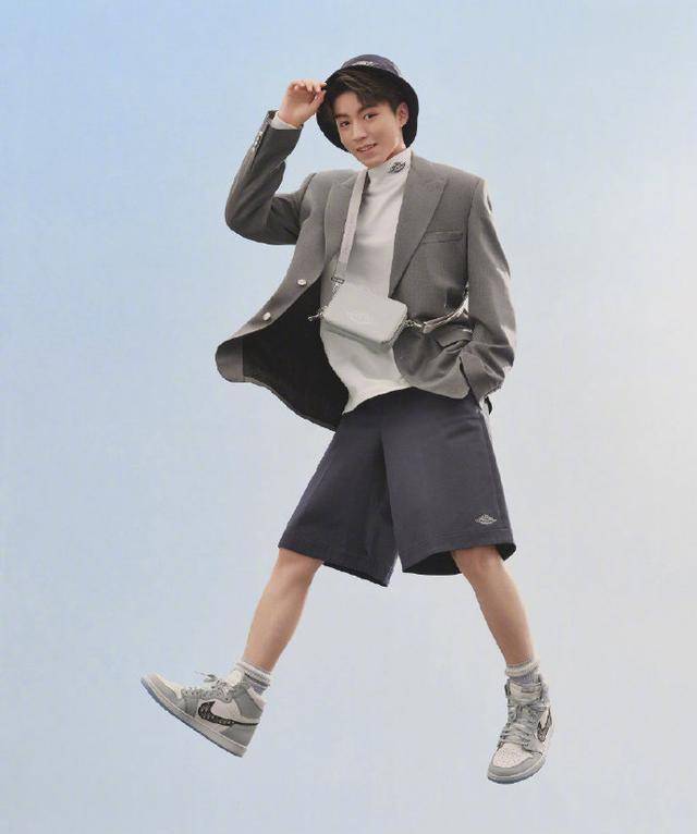 权志龙peaceminusonexairforce1airdior明星阵容王俊凯黄轩金瀚梁靖康