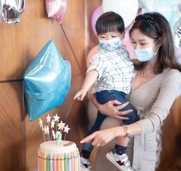 tvb花旦岑丽香二胎生子:请多多指教_香香_儿子_腰果