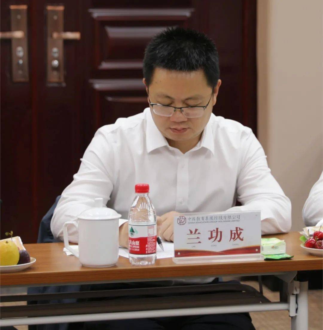 德勤会计师事务所领导及中教集团领导一行莅临郑州城轨交通学校调研_