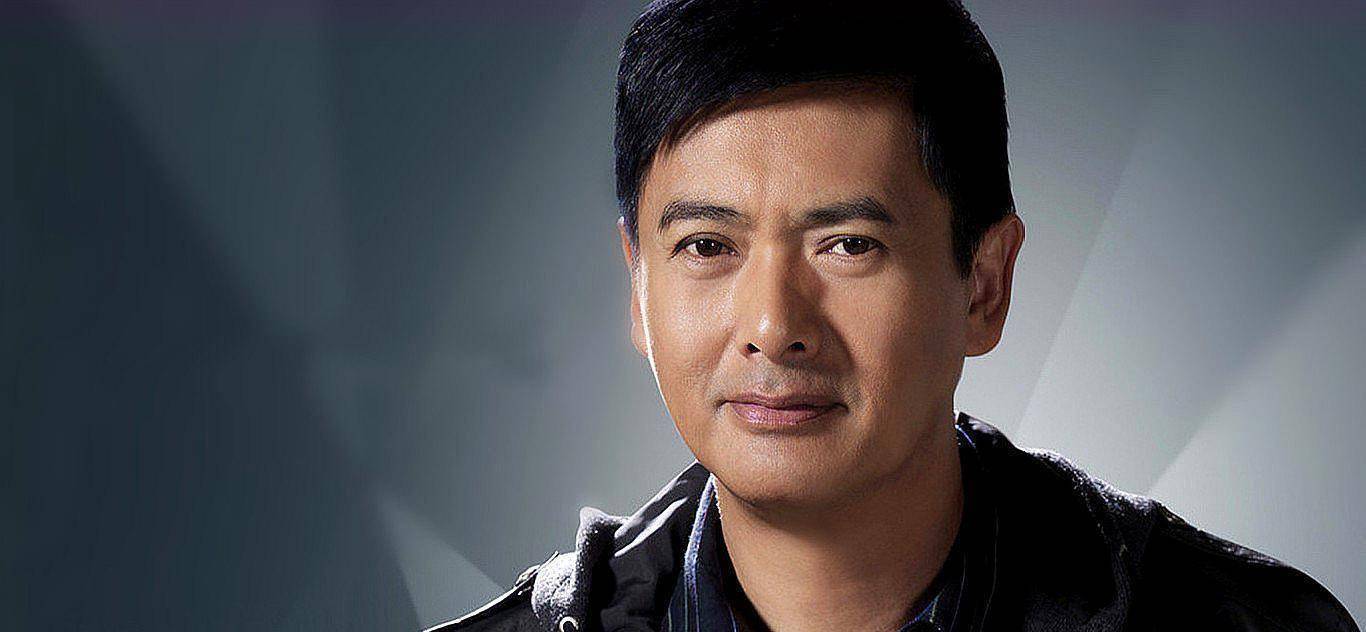 周润发成名路上鲜为人知的辛酸故事,如今的影坛巨星曾经也是草根_角色