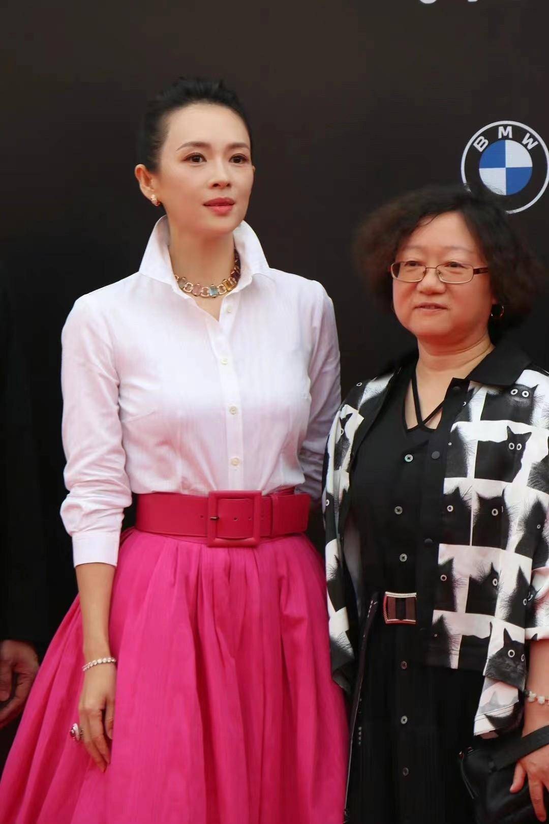 43岁章子怡终于走红毯成神!