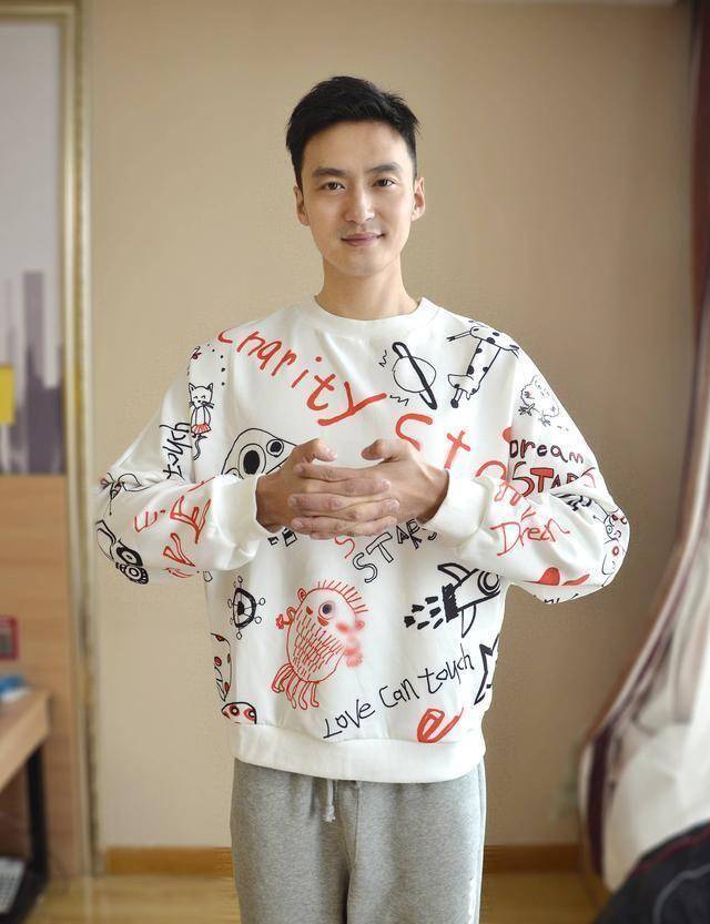 长相一般,却越看越帅,这位演技派肌肉型男,不应该只有21万粉_万沛鑫