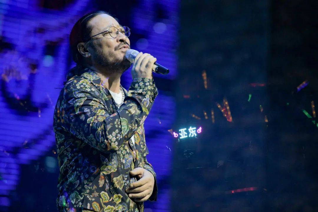 藏歌会邀请了容中尔甲,亚东,降央卓玛等藏族知名歌手和新生代藏族