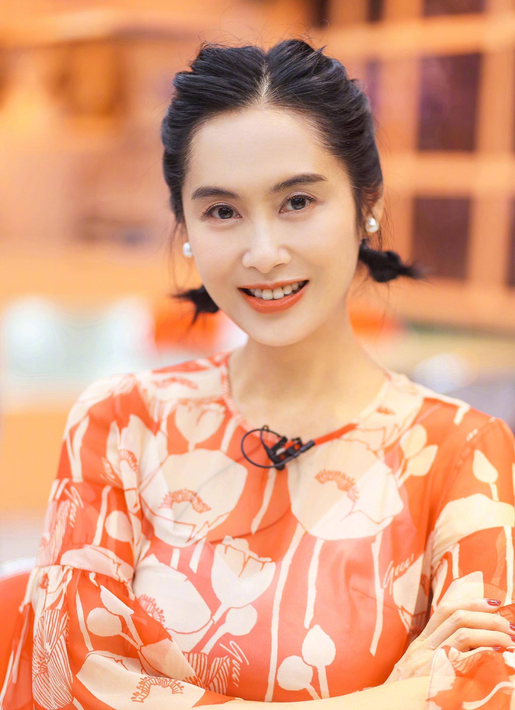 朱茵和黄贯中是怎么相识到相恋的,黄贯中又有什么魅力呢?