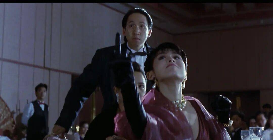 三十年前的《与龙共舞》,浑身解数的刘德华却被张敏一根手指打败_经典