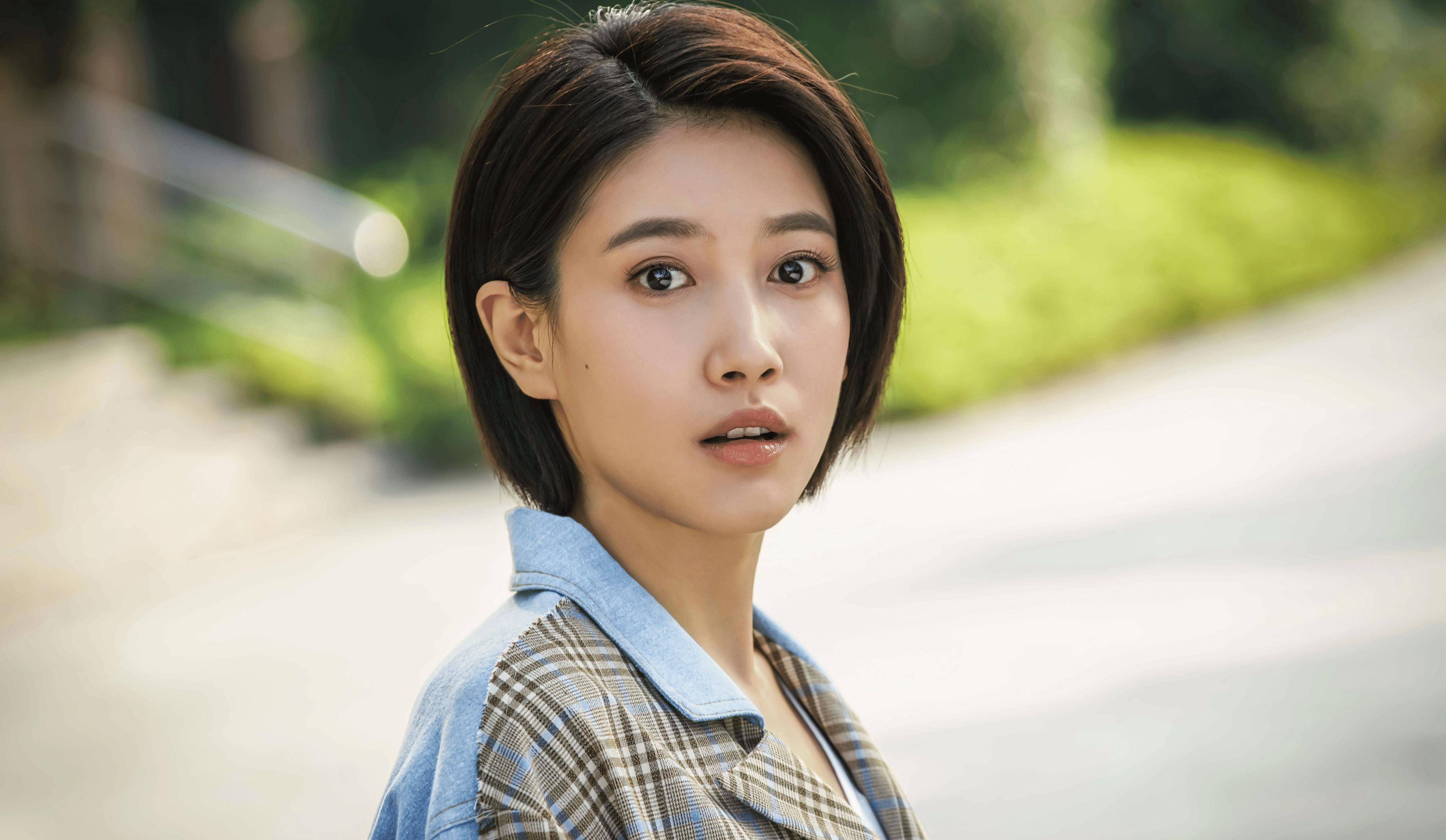 一级演员啜二勇:女儿是知名演员,被陈道明赏识,观众也很喜欢_表演