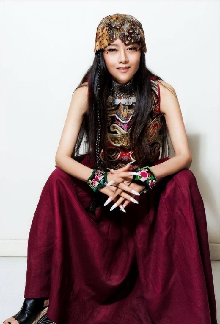 64岁杨丽萍人格崩溃?肉太大记不住号_孩子_刘淳_时间