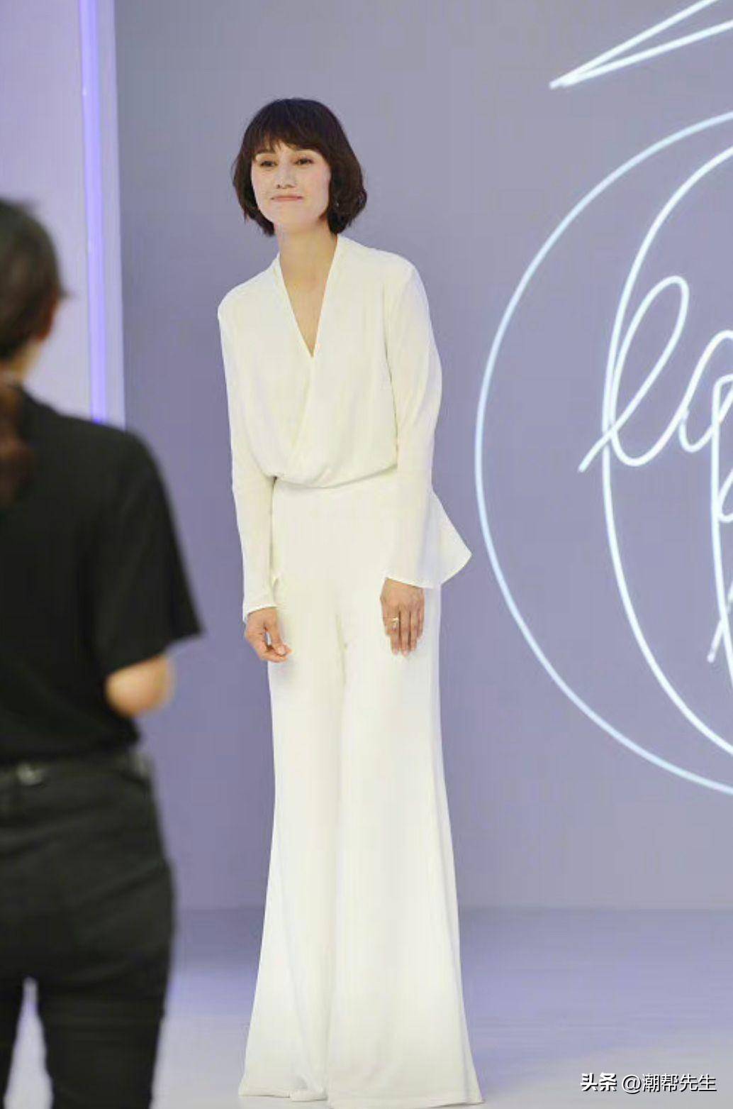 中年女性:再懒,也不要穿"大内衣"出门,穿得像袁泉一样,优雅又高级