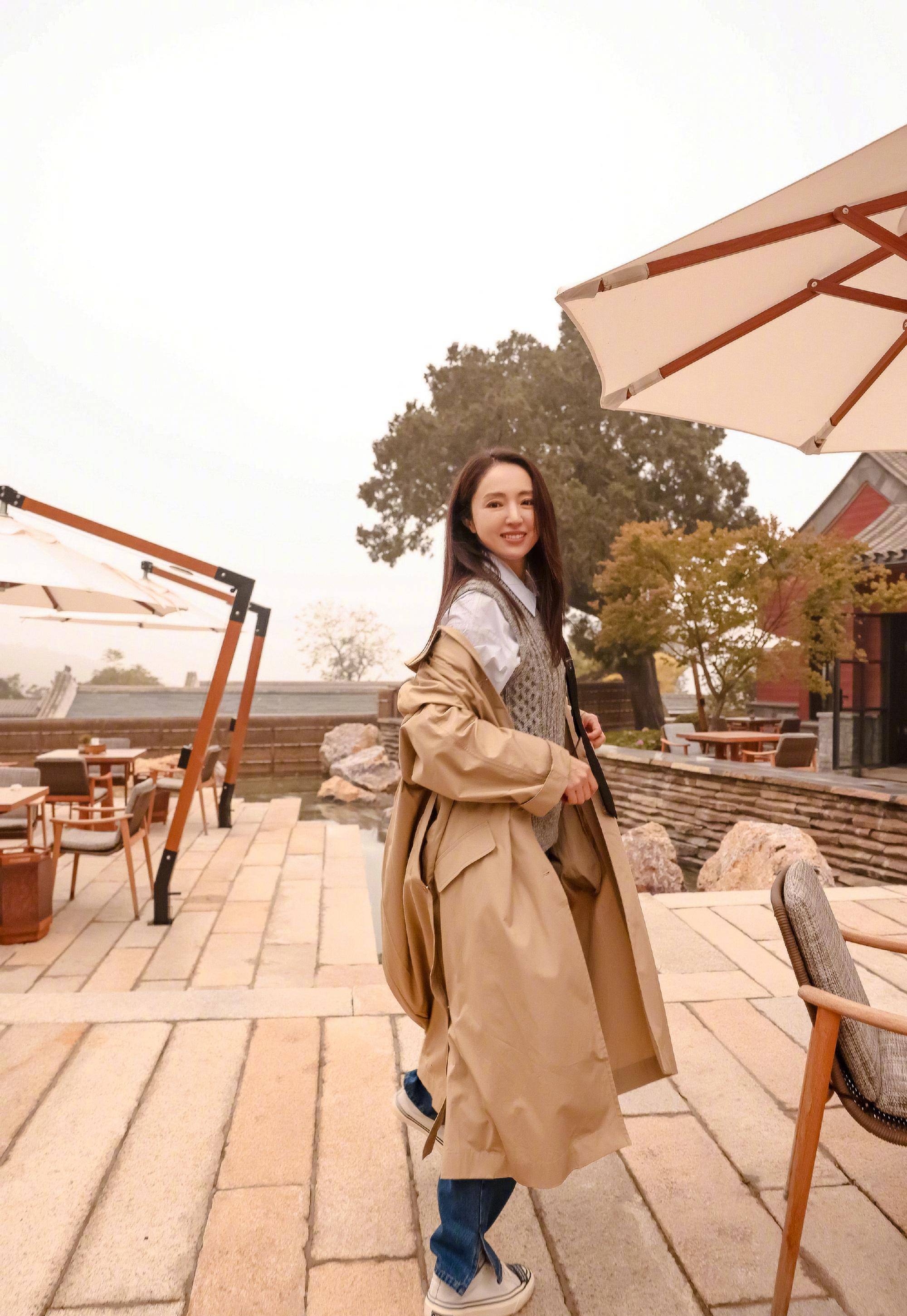 董璇晒自拍照,自信美出你的想象,南星的妈妈,曾艳压多少女主_生活