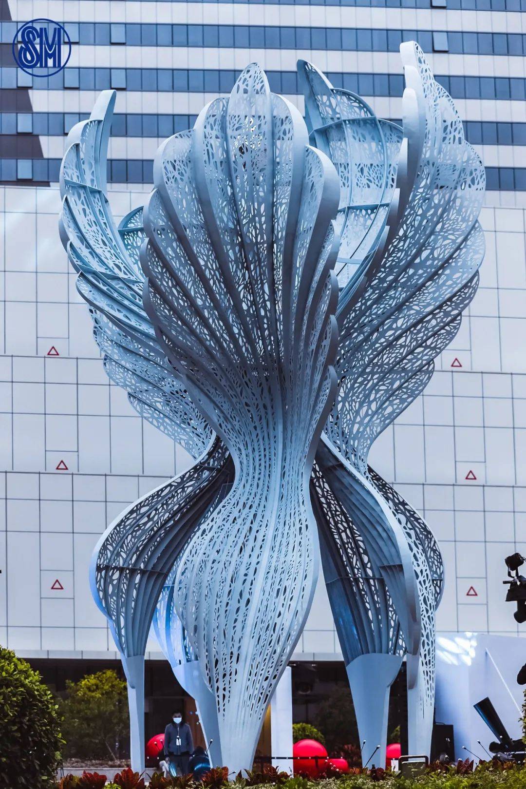 用一棵"树"来诠释厦门 sm厦门新雕塑"夏花"点亮_光影_过程_文章