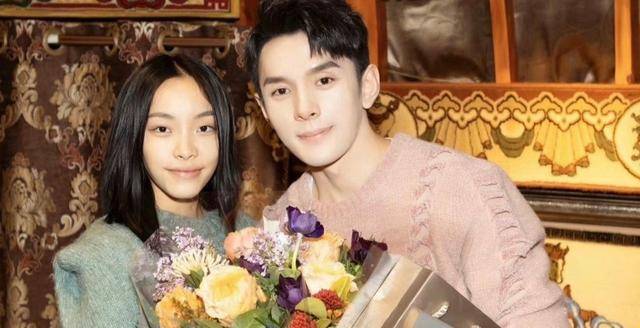 堂哥李佳琦在线追星,堂妹刘柏辛节目奇袭,华晨宇果然优秀_直播_网友