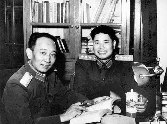 实力强劲的华东军区，1955年划分为两大军区，司令员分别是谁？