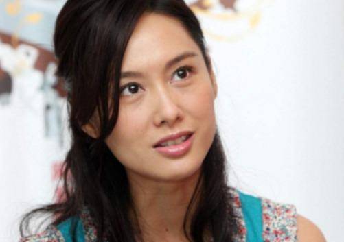 她是周星驰最爱,星爷偷吃被捉,黄贯中把她捧在手心_朱茵_情感_爱的