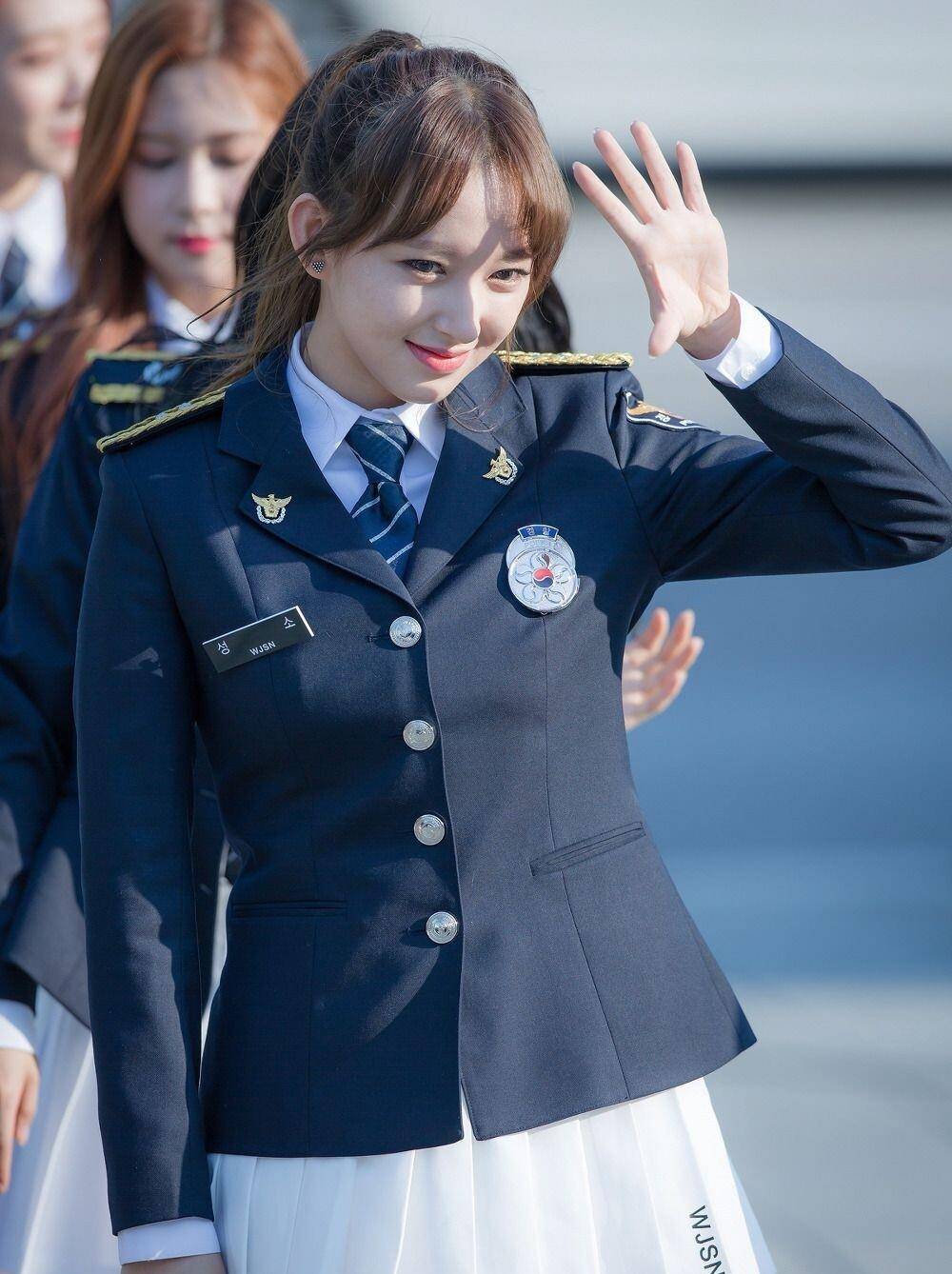 陆剧8位「军装女神」:程潇一向甜美可人的赵丽颖,没想到换上军装也很