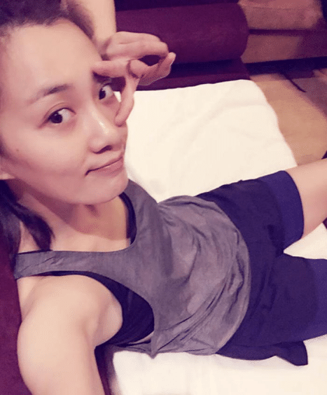 她曾被赵宝刚赏识,演奋斗只有她没红,三次改名后被