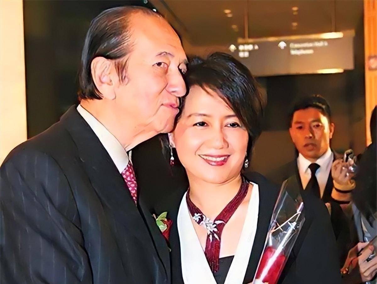 "赌王"何鸿燊割阑尾,四姨太梁安琪一句话令他恐慌,随后怎么做_黎婉华