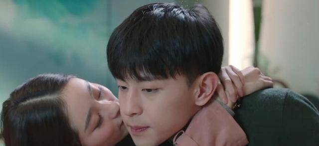 周心妍,沉默三人开心庆祝,喝醉之后的周心妍对柏海表示爱意,这让陈默