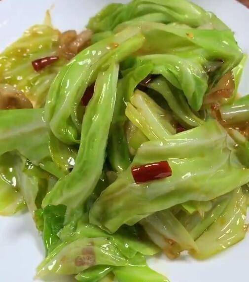香甜爽脆做法简单,厨房新手也能学会_白菜_五花肉_卷心菜